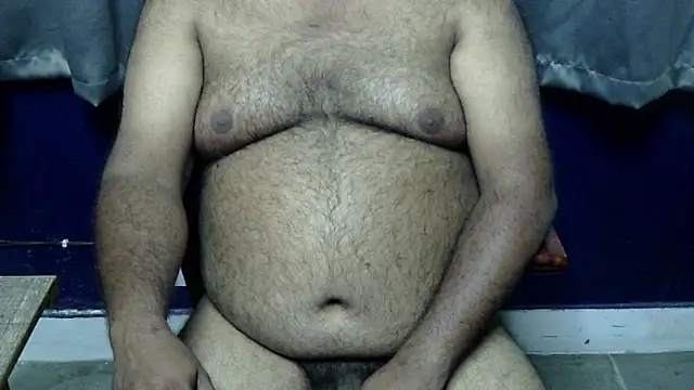 Snapshot of hairysubcub_70 chatting on October 27, 9:00 am hairysubcub 70 online show from October 27, 9:00 am