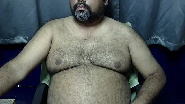 Snapshot of hairysubcub_70 chatting on December 25, 4:01 am hairysubcub 70 online show from December 25, 4:01 am