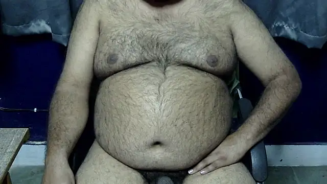 Snapshot of hairysubcub_70 chatting on December 30, 7:11 pm hairysubcub 70 online show from December 30, 7:11 pm