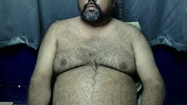 Snapshot of hairysubcub_70 chatting on December 22, 3:44 pm hairysubcub 70 online show from December 22, 3:44 pm