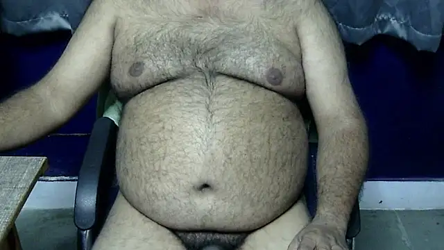 Snapshot of hairysubcub_70 chatting on January 4, 4:00 pm hairysubcub 70 online show from January 4, 4:00 pm
