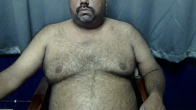 Snapshot of hairysubcub_70 chatting on October 28, 10:29 am hairysubcub 70 online show from October 28, 10:29 am