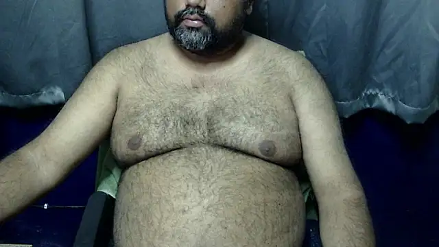 Snapshot of hairysubcub_70 chatting on January 1, 4:50 am hairysubcub 70 online show from January 1, 4:50 am