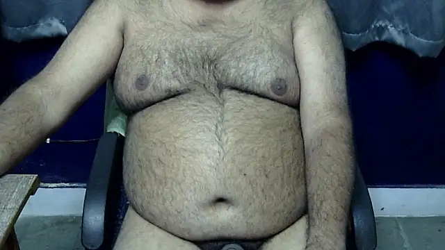 Snapshot of hairysubcub_70 chatting on December 31, 5:11 am hairysubcub 70 online show from December 31, 5:11 am