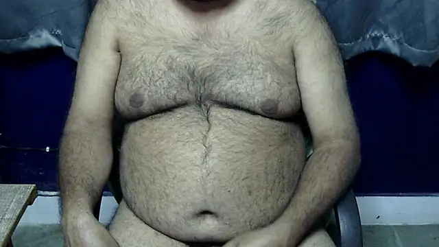 Snapshot of hairysubcub_70 chatting on December 26, 3:10 pm hairysubcub 70 online show from December 26, 3:10 pm