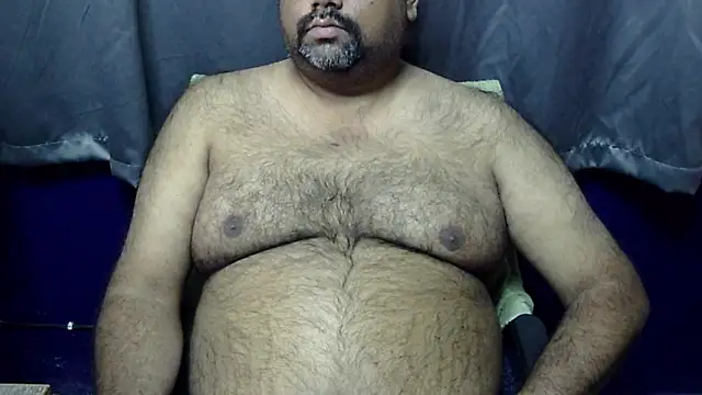 Snapshot of hairysubcub_70 chatting on January 16, 6:35 am hairysubcub 70 online show from January 16, 6:35 am