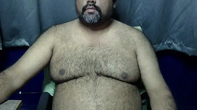 Snapshot of hairysubcub_70 chatting on December 14, 3:25 pm hairysubcub 70 online show from December 14, 3:25 pm