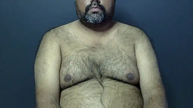 Snapshot of hairysubcub_70 chatting on January 28, 7:11 am hairysubcub 70 online show from January 28, 7:11 am