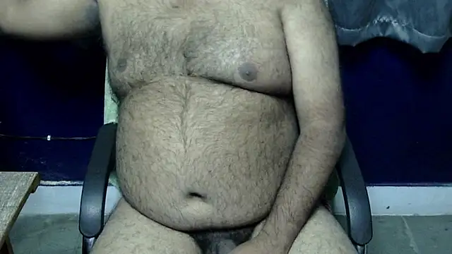 Snapshot of hairysubcub_70 chatting on December 24, 5:16 am hairysubcub 70 online show from December 24, 5:16 am