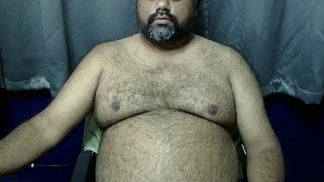 Snapshot of hairysubcub_70 chatting on December 29, 5:10 am hairysubcub 70 online show from December 29, 5:10 am