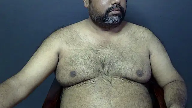 Snapshot of hairysubcub_70 chatting on March 16, 6:31 am hairysubcub 70 online show from March 16, 6:31 am
