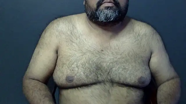 Snapshot of hairysubcub_70 chatting on February 11, 7:12 am hairysubcub 70 online show from February 11, 7:12 am
