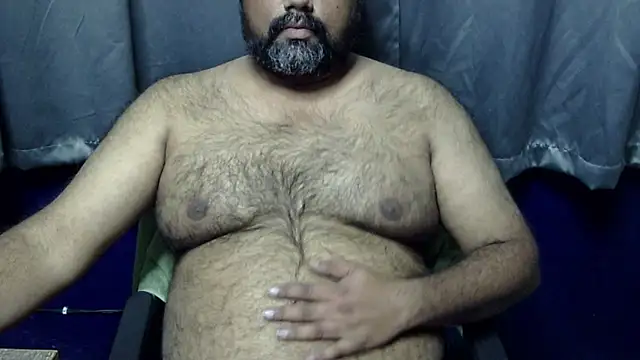 Snapshot of hairysubcub_70 chatting on January 2, 4:24 pm hairysubcub 70 online show from January 2, 4:24 pm