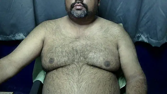 Snapshot of hairysubcub_70 chatting on December 9, 5:18 am hairysubcub 70 online show from December 9, 5:18 am