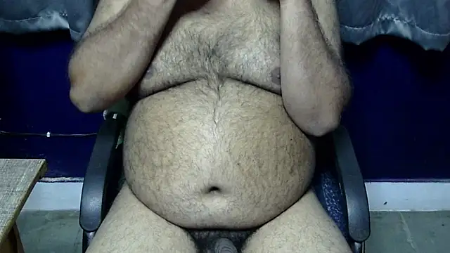 Snapshot of hairysubcub_70 chatting on January 15, 7:05 am hairysubcub 70 online show from January 15, 7:05 am