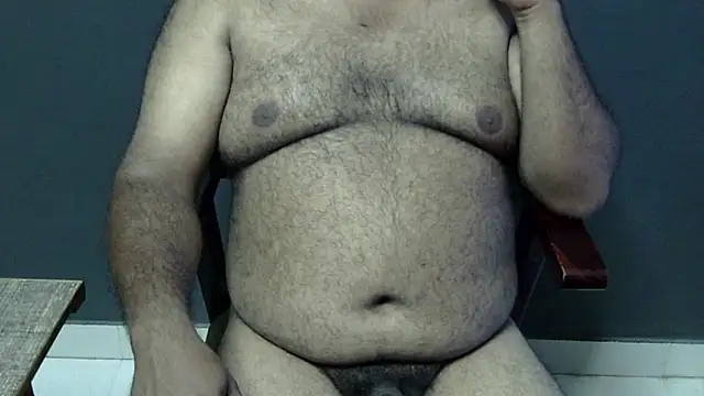 Snapshot of hairysubcub_70 chatting on September 13, 7:31 am hairysubcub 70 online show from September 13, 7:31 am