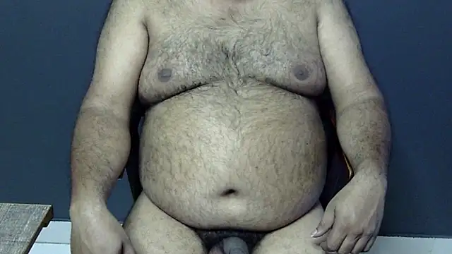 Snapshot of hairysubcub_70 chatting on January 22, 10:50 am hairysubcub 70 online show from January 22, 10:50 am