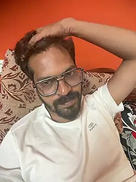 arhan3043 online show from February 3, 3:39 pm