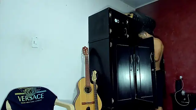 VincentSavage online show from April 28, 7:07 pm