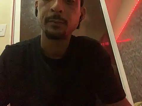 Snapshot of domigoodguy chatting on January 21, 11:24 pm domigoodguy online show from January 21, 11:24 pm