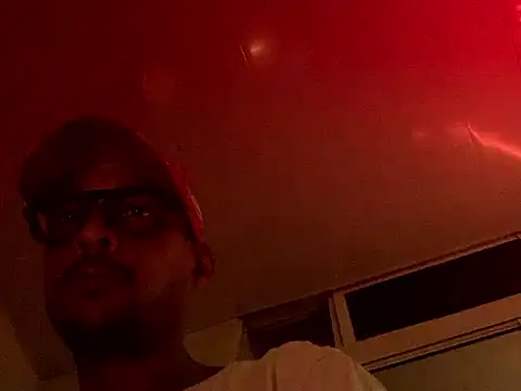 Snapshot of domigoodguy chatting on December 4, 6:39 pm domigoodguy online show from December 4, 6:39 pm