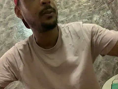 Snapshot of domigoodguy chatting on February 4, 11:59 pm domigoodguy online show from February 4, 11:59 pm