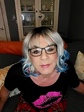 Snapshot of juniperberi29 chatting on October 24, 9:49 pm juniperberi29 online show from October 24, 9:49 pm