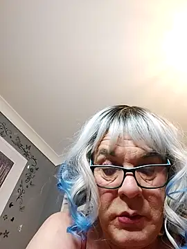 juniperberi29 online show from November 10, 12:37 am