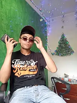 pinedasex777 online show from December 21, 5:32 pm