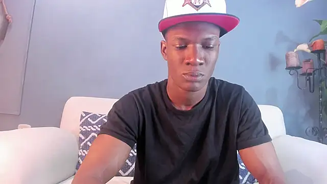 Snapshot of martin_killer chatting on February 25, 1:20 am martin killer online show from February 25, 1:20 am