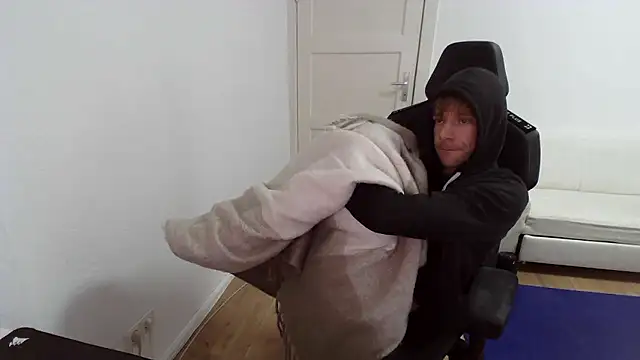 fit ass 2021 online show from January 11, 12:20 pm