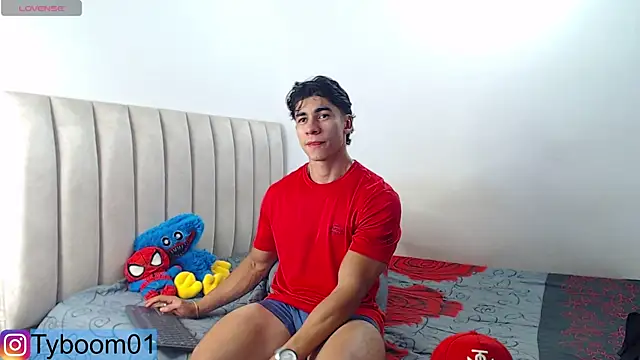 Snapshot of TYLER_BOOM chatting on March 7, 1:09 am TYLER BOOM online show from March 7, 1:09 am