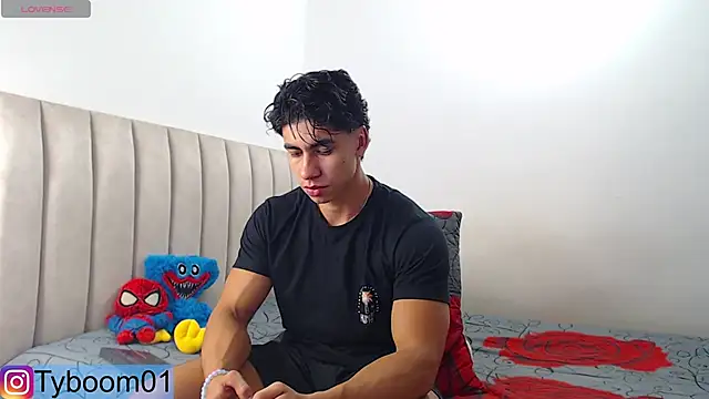 Snapshot of TYLER_BOOM chatting on January 24, 9:37 pm TYLER BOOM online show from January 24, 9:37 pm