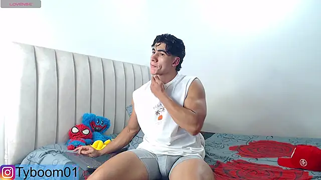Snapshot of TYLER_BOOM chatting on January 27, 11:43 pm TYLER BOOM online show from January 27, 11:43 pm