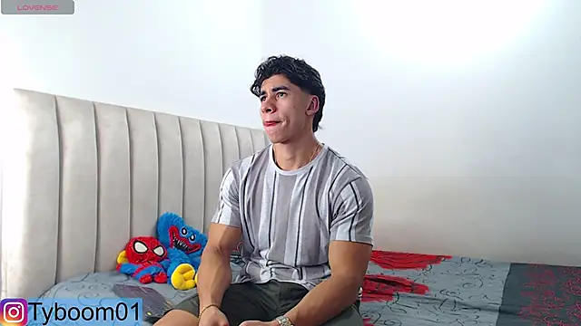 Snapshot of TYLER_BOOM chatting on February 24, 4:47 pm TYLER BOOM online show from February 24, 4:47 pm