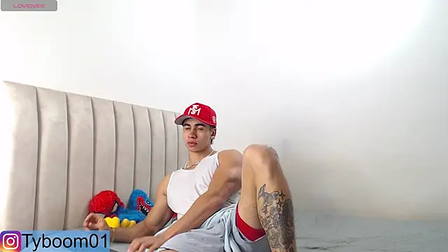 Snapshot of TYLER_BOOM chatting on February 17, 4:48 pm TYLER BOOM online show from February 17, 4:48 pm