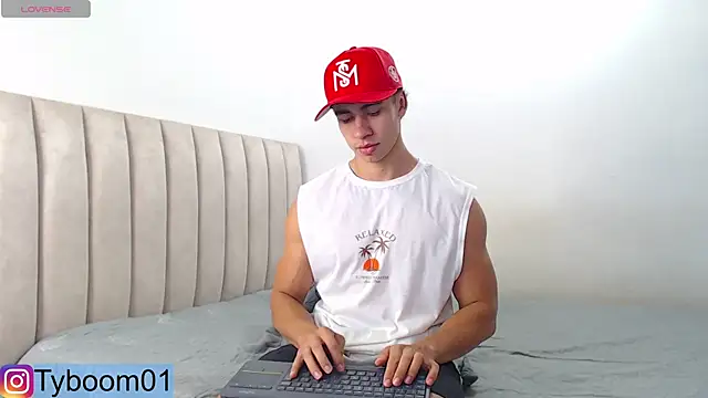 Snapshot of TYLER_BOOM chatting on February 19, 7:05 pm TYLER BOOM online show from February 19, 7:05 pm
