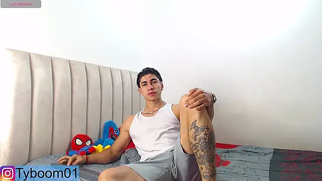 Snapshot of TYLER_BOOM chatting on March 15, 5:16 pm TYLER BOOM online show from March 15, 5:16 pm