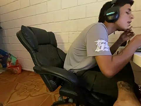 Max TheHorseDick online show from March 7, 2:09 am