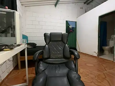 Max TheHorseDick online show from April 28, 12:27 am