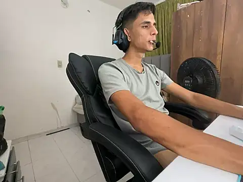Max TheHorseDick online show from January 16, 3:34 am