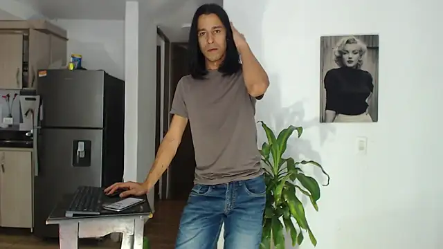 Ferotic SexAddict online show from May 5, 11:12 am
