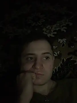 Snapshot of sweaticeboy chatting on December 22, 12:16 pm sweaticeboy online show from December 22, 12:16 pm