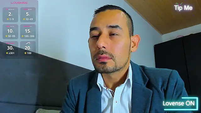 Snapshot of jhonyalzate2 chatting on October 12, 11:32 pm jhonyalzate2 online show from October 12, 11:32 pm