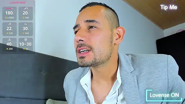 Snapshot of jhonyalzate2 chatting on October 6, 1:54 am jhonyalzate2 online show from October 6, 1:54 am