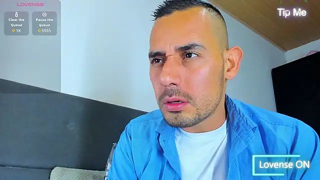 Snapshot of jhonyalzate2 chatting on September 29, 4:44 am jhonyalzate2 online show from September 29, 4:44 am