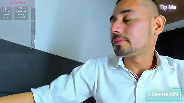 jhonyalzate2 online show from October 16, 3:03 am