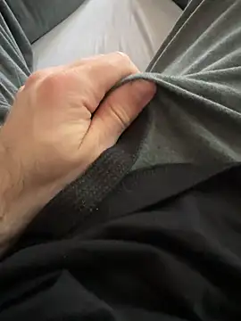 j1991j online show from April 8, 10:47 am