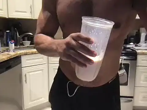 Snapshot of BigGuyMuscle chatting on March 14, 2:20 am BigGuyMuscle online show from March 14, 2:20 am
