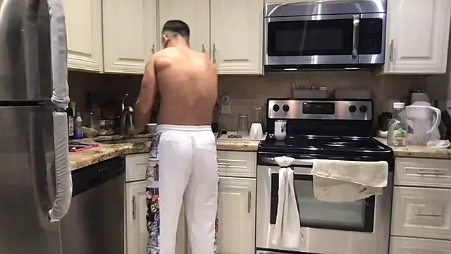 BigGuyMuscle online show from March 1, 7:46 pm